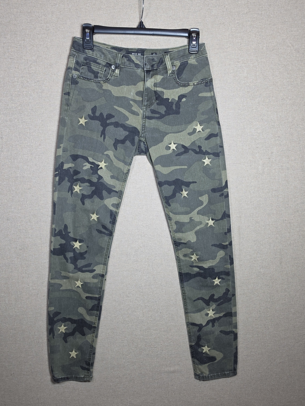 Miss Me Green Camo Skinny Jeans Embroidered Gold Star Accents Measures 28
